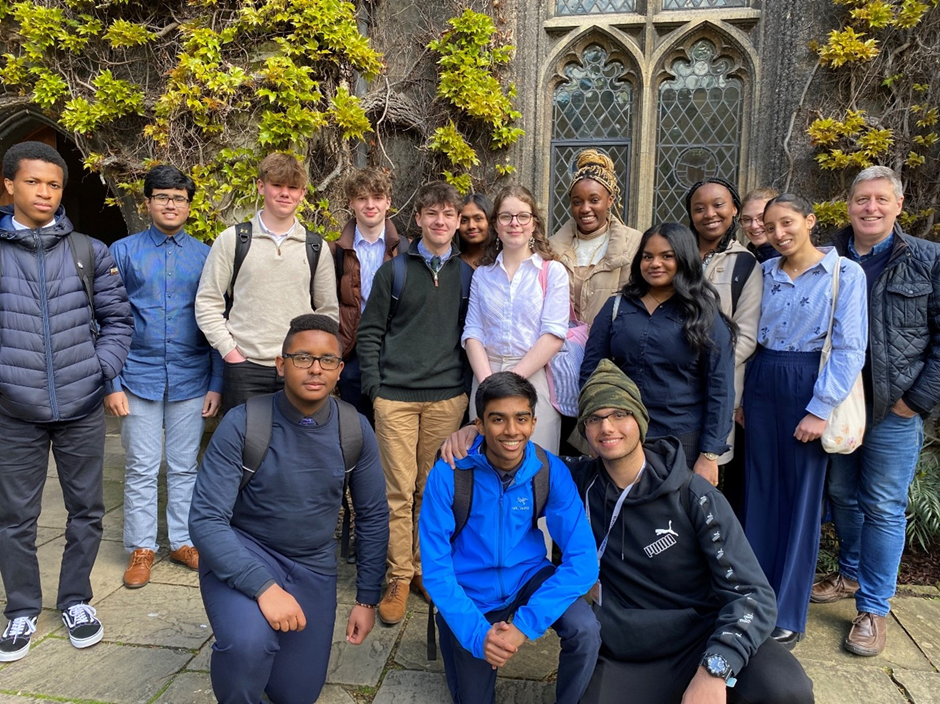 Aspiring Oxbridge students visiting Lincoln College, Oxford